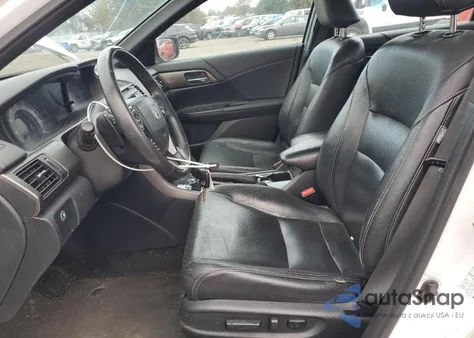 2016 Honda Accord Sport z USA, uszkodzony, nr VIN 1HGCR2F5XGA132285